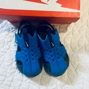 Nike Kids' Blue and Black Water Shoes